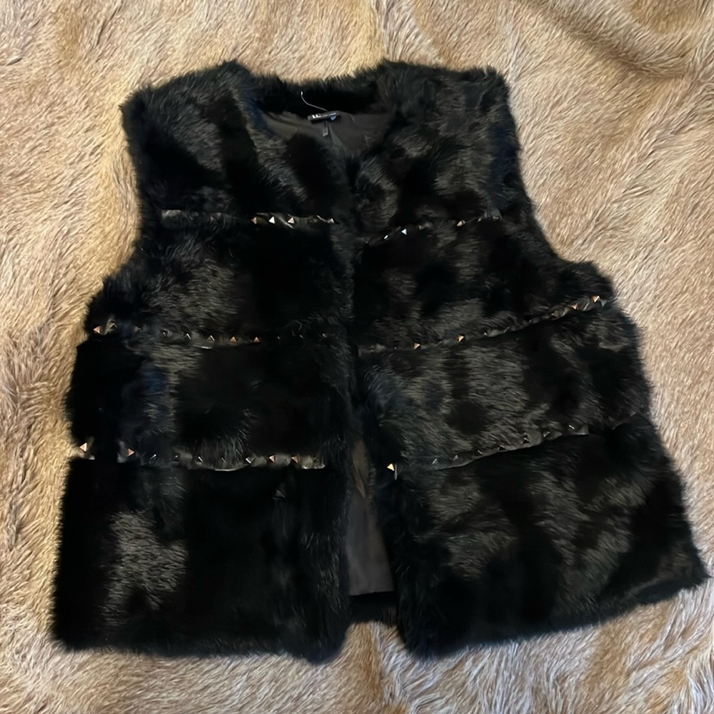 Love token rabbit fur vest studded L